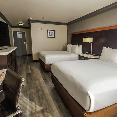 Comfort Inn & Suites Near Universal - N Hollywood - Burbank Los Angeles Zewnętrze zdjęcie