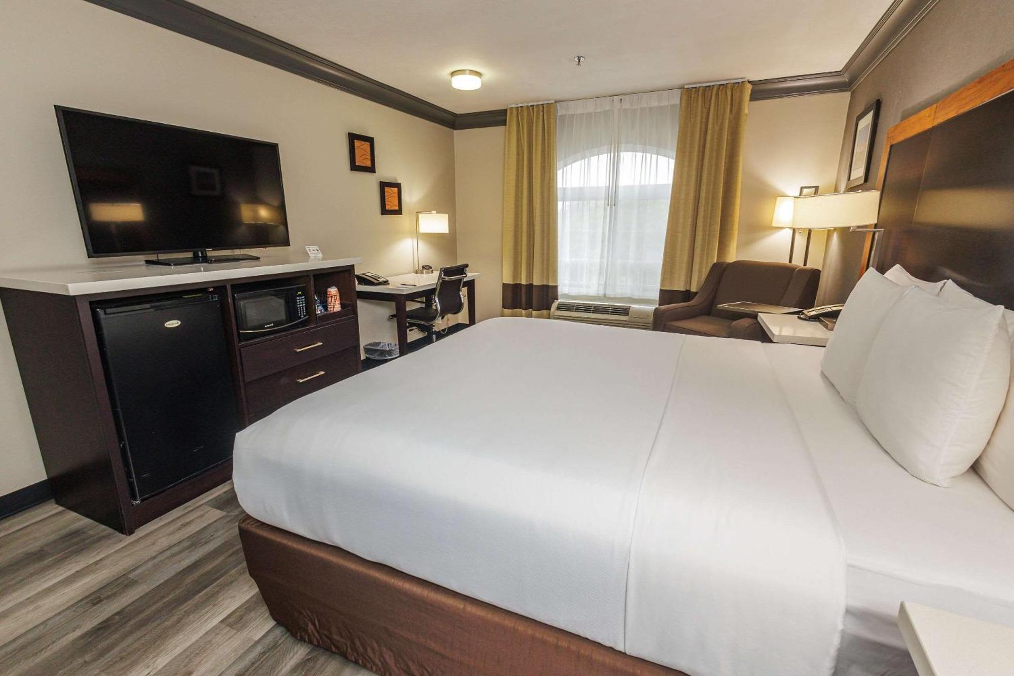 Comfort Inn & Suites Near Universal - N Hollywood - Burbank Los Angeles Zewnętrze zdjęcie