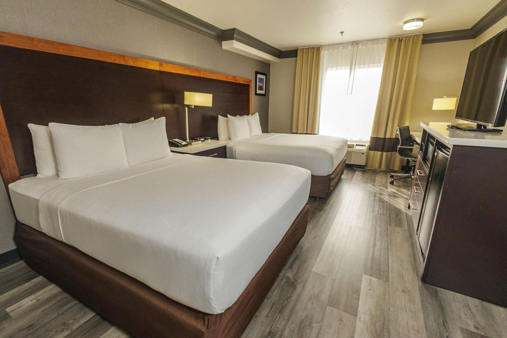 Comfort Inn & Suites Near Universal - N Hollywood - Burbank Los Angeles Zewnętrze zdjęcie