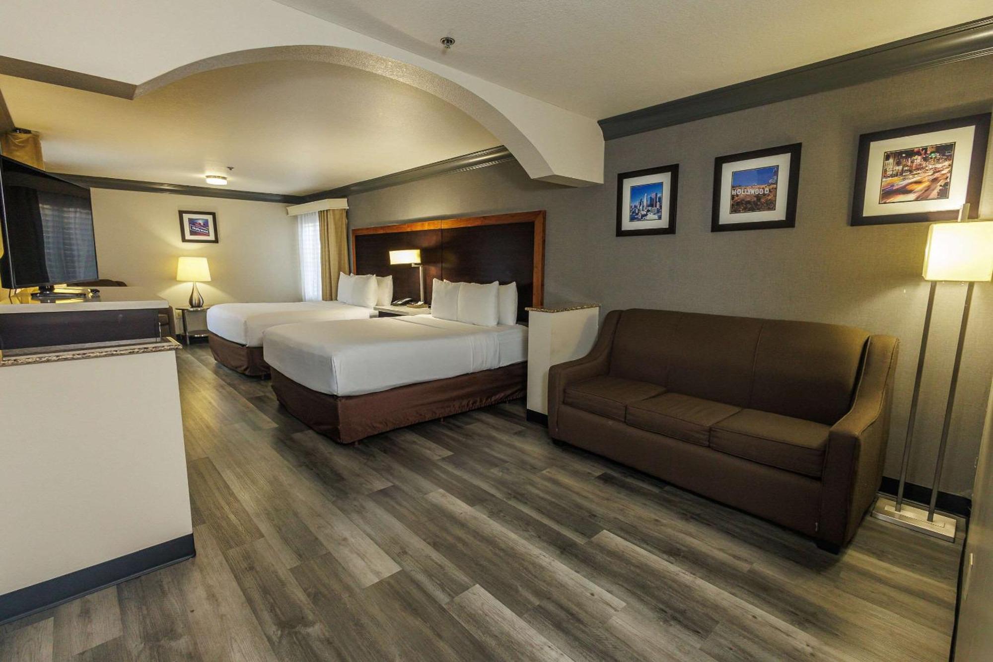 Comfort Inn & Suites Near Universal - N Hollywood - Burbank Los Angeles Zewnętrze zdjęcie