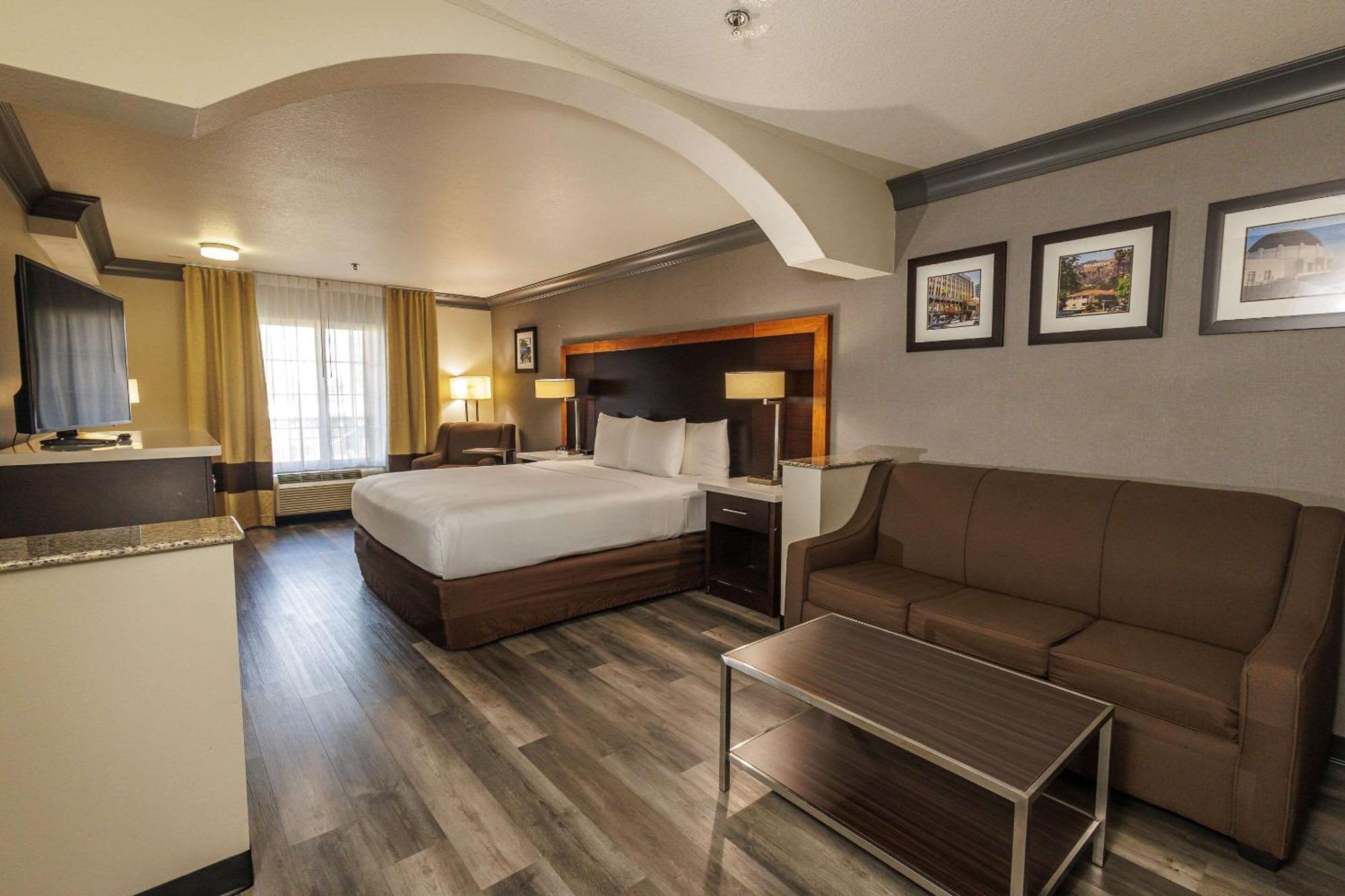 Comfort Inn & Suites Near Universal - N Hollywood - Burbank Los Angeles Zewnętrze zdjęcie