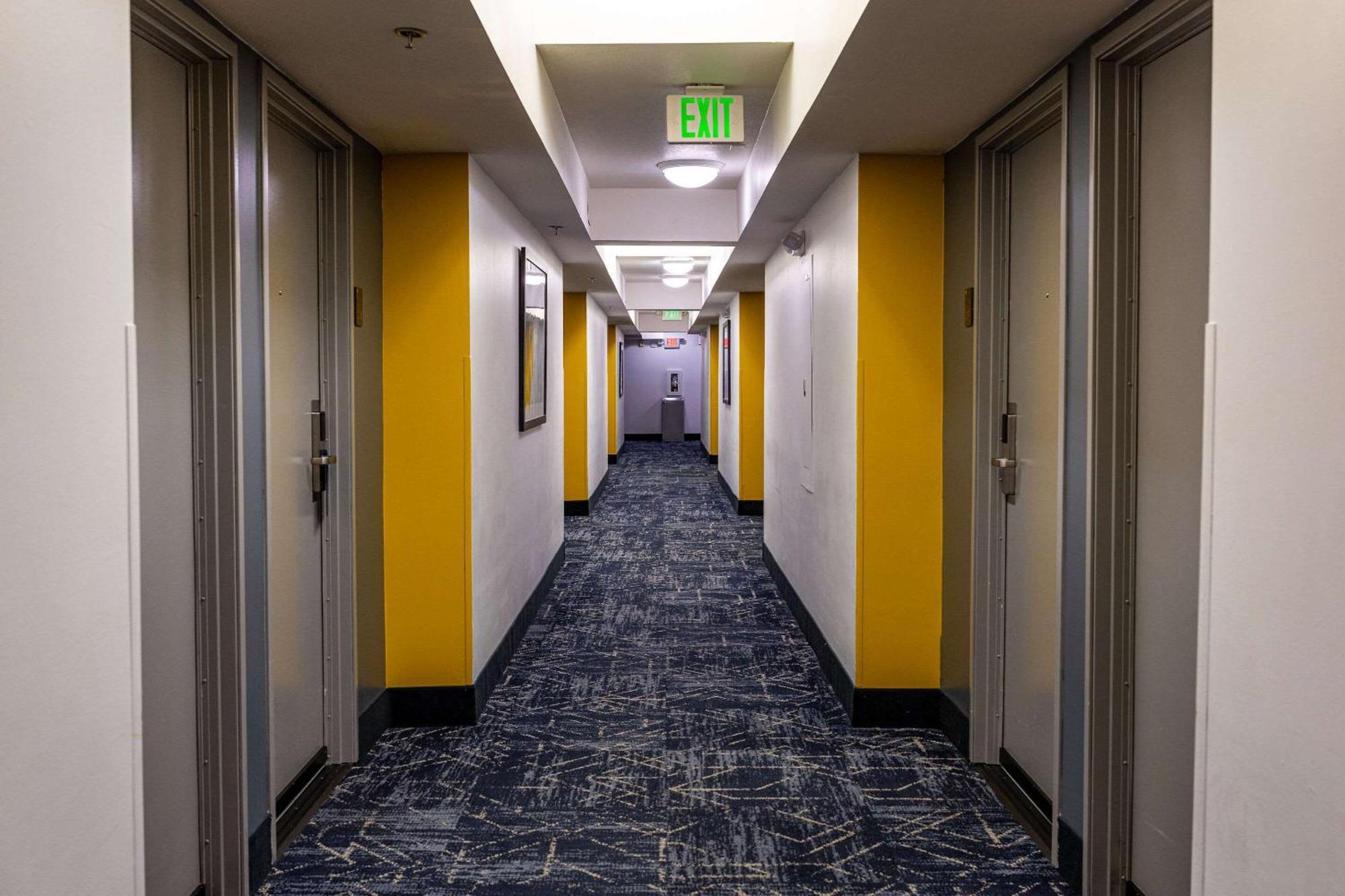 Comfort Inn & Suites Near Universal - N Hollywood - Burbank Los Angeles Zewnętrze zdjęcie