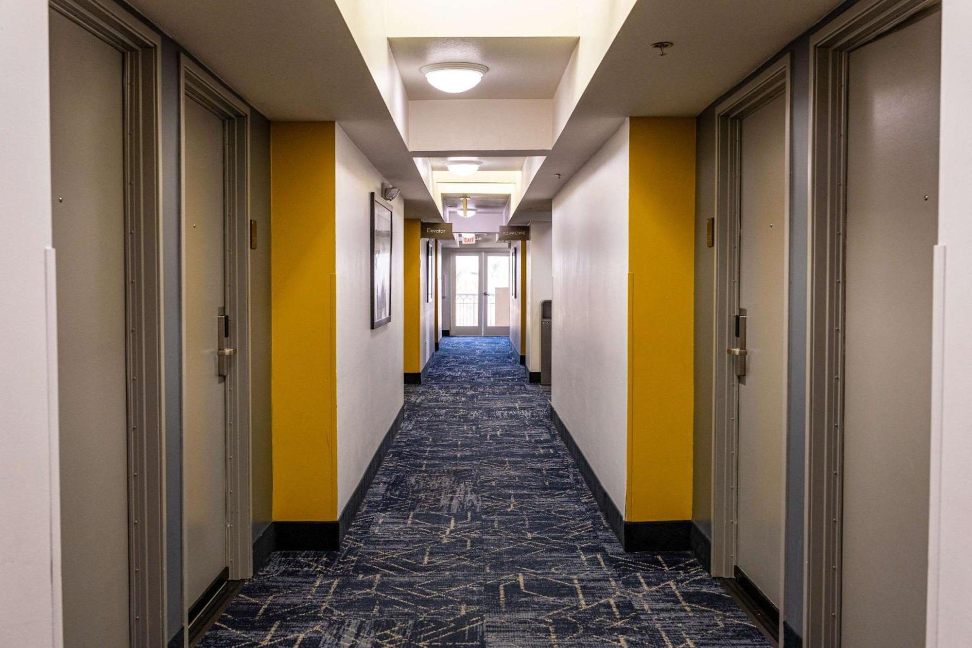Comfort Inn & Suites Near Universal - N Hollywood - Burbank Los Angeles Zewnętrze zdjęcie