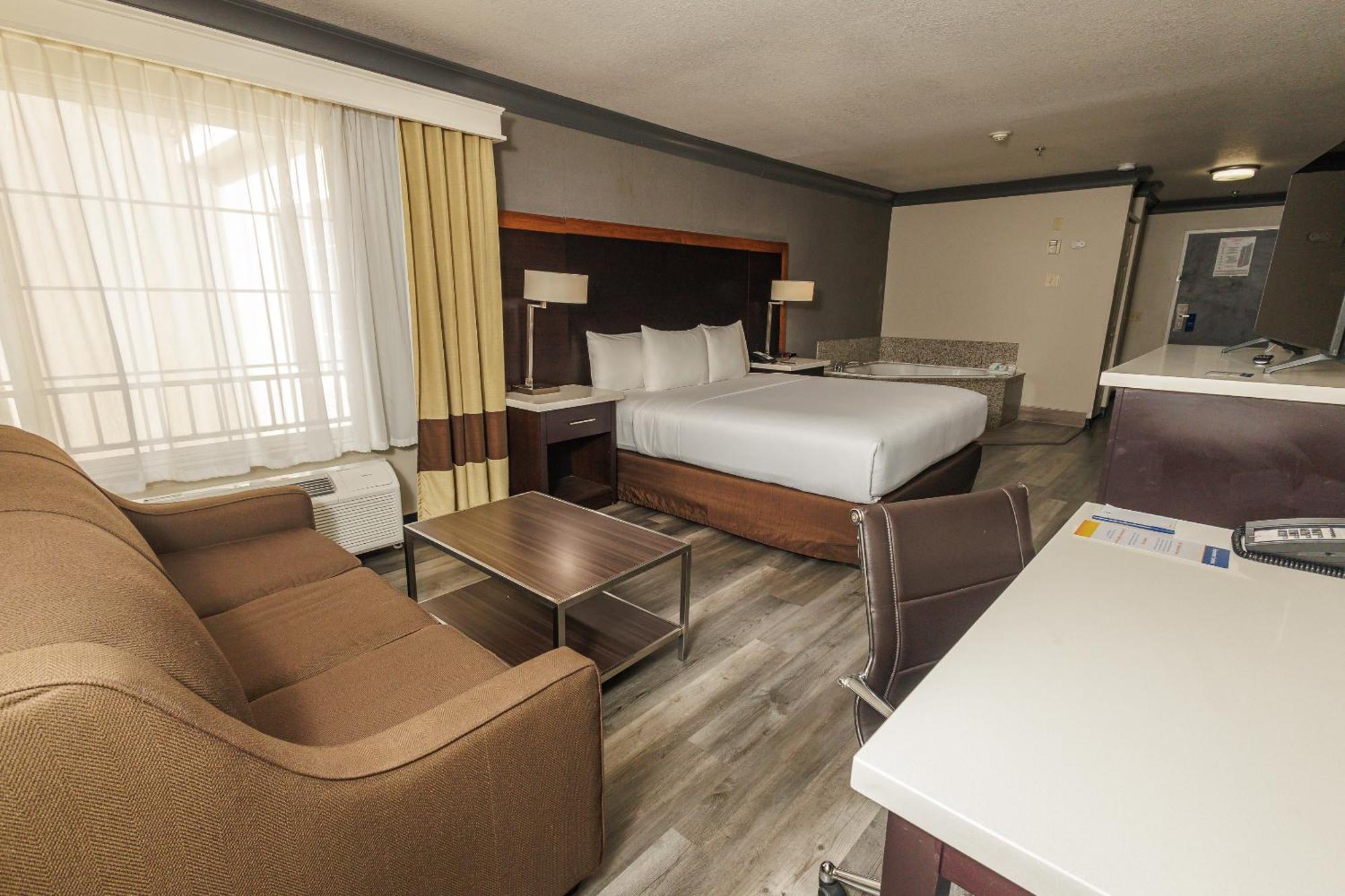 Comfort Inn & Suites Near Universal - N Hollywood - Burbank Los Angeles Zewnętrze zdjęcie