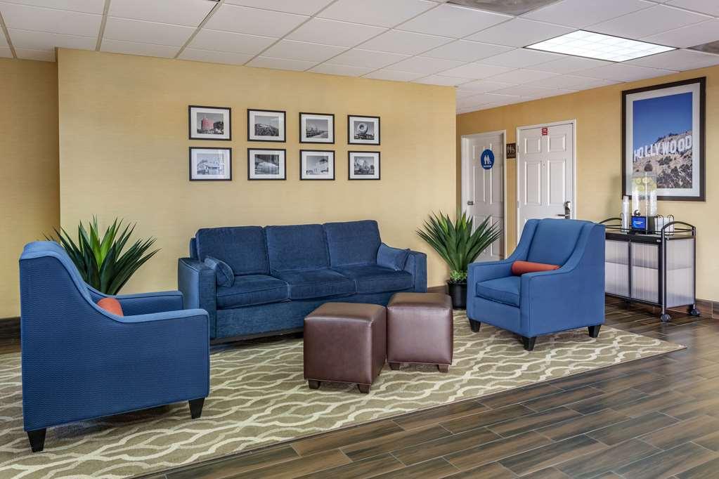 Comfort Inn & Suites Near Universal - N Hollywood - Burbank Los Angeles Wnętrze zdjęcie